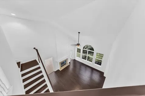 8274 Sweetclover Indianapolis IN 46256