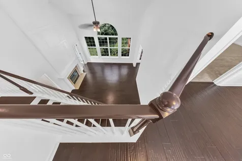 8274 Sweetclover Indianapolis IN 46256