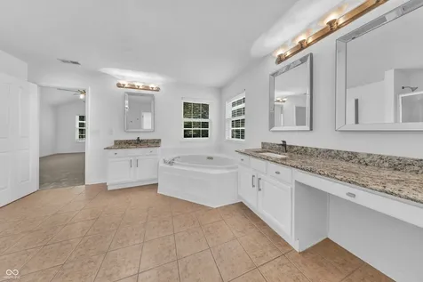 8274 Sweetclover Indianapolis IN 46256