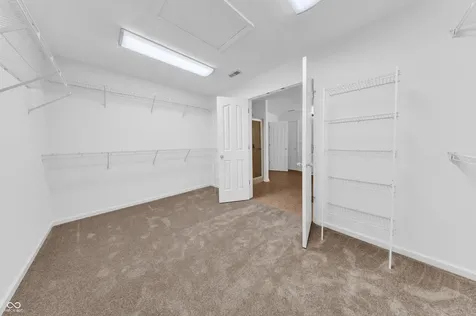 8274 Sweetclover Indianapolis IN 46256