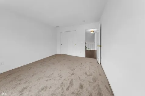 8274 Sweetclover Indianapolis IN 46256
