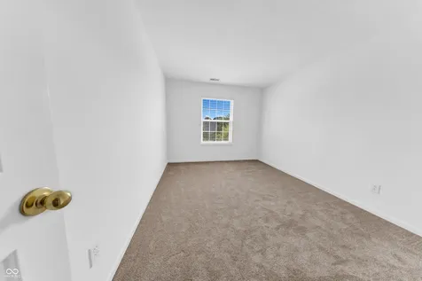 8274 Sweetclover Indianapolis IN 46256