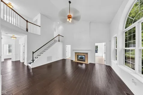 8274 Sweetclover Indianapolis IN 46256