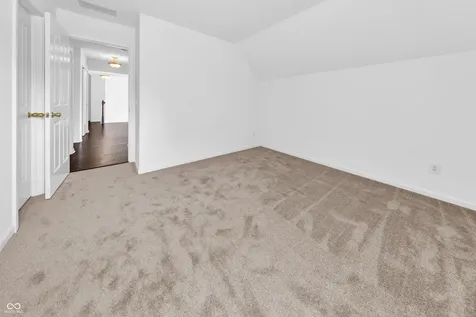 8274 Sweetclover Indianapolis IN 46256