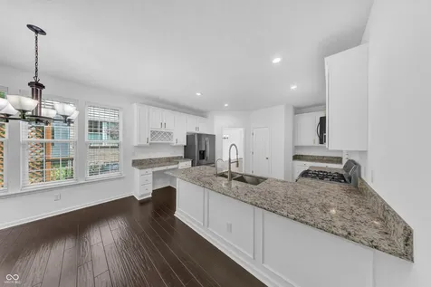 8274 Sweetclover Indianapolis IN 46256