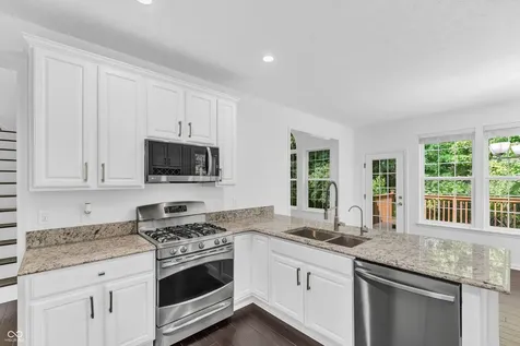8274 Sweetclover Indianapolis IN 46256