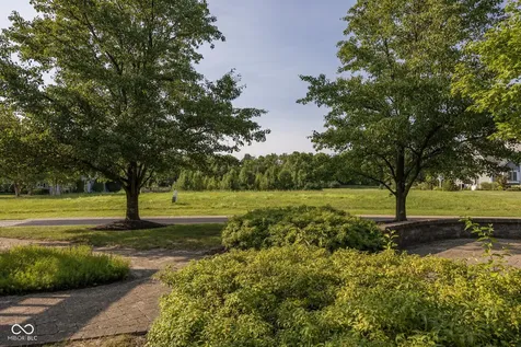 9480 Pleasant View Zionsville IN 46077