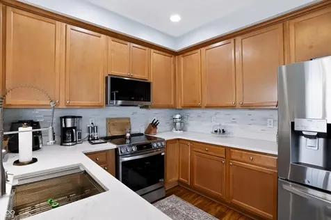12689 Hollice Fishers IN 46037