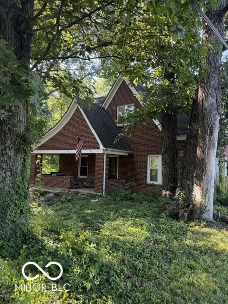 5685 Darwin Road West Terre Haute IN 47885