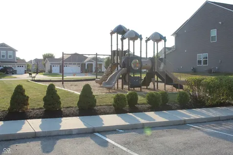 1169 Meadowbank Lane Avon IN 46123