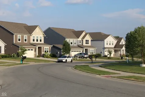 1169 Meadowbank Lane Avon IN 46123