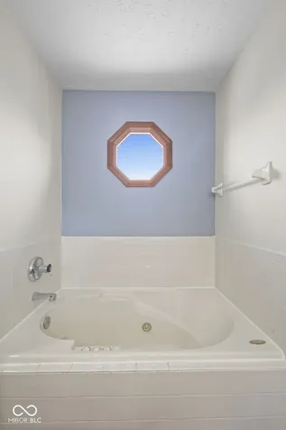 7975 Meadow Bend Circle Indianapolis IN 46259