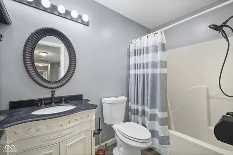 7975 Meadow Bend Circle Indianapolis IN 46259