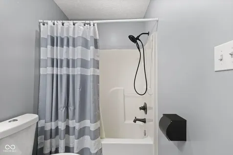 7975 Meadow Bend Circle Indianapolis IN 46259