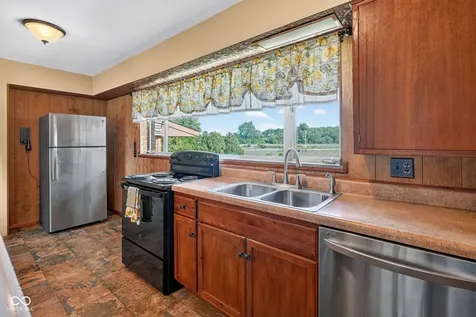 1220 S State Road 67 Pendleton IN 46064