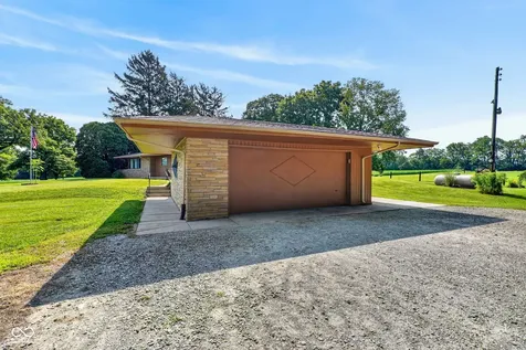 1220 S State Road 67 Pendleton IN 46064