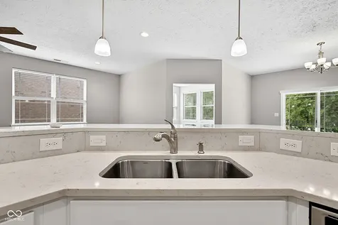 1019 Stallion Court Indianapolis IN 46260