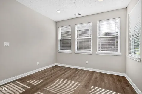 1019 Stallion Court Indianapolis IN 46260