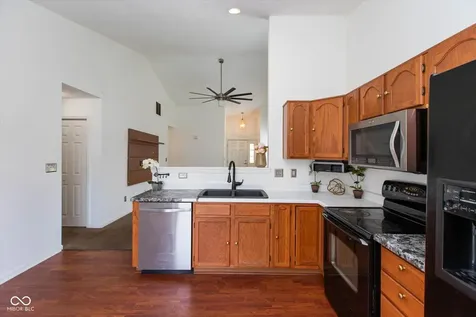7136 Pluto Drive Indianapolis IN 46241