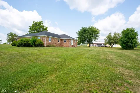 1041 N Us Highway 421 Whitestown IN 46075