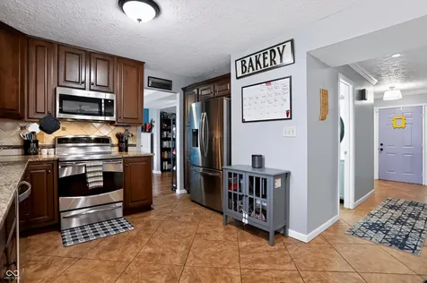 11803 Halle Drive Indianapolis IN 46229