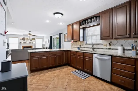 11803 Halle Drive Indianapolis IN 46229