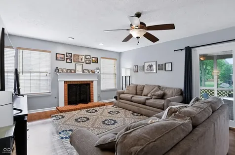 11803 Halle Drive Indianapolis IN 46229