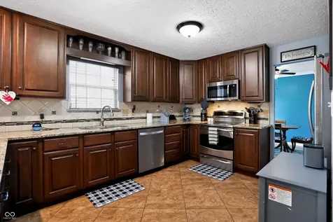 11803 Halle Drive Indianapolis IN 46229