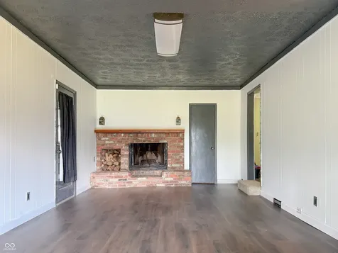 6191 N 200 W Columbus IN 47201