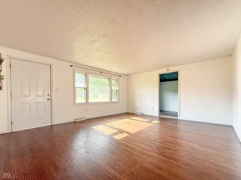 6191 N 200 W Columbus IN 47201