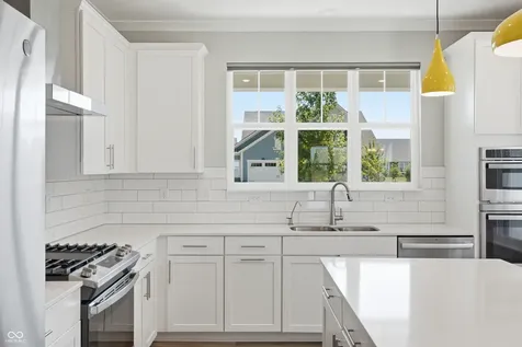 418 Ehrlich Lane Westfield IN 46074