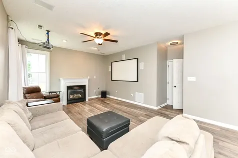 10043 Sanger Drive Fishers IN 46038