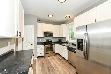 10043 Sanger Drive Fishers IN 46038