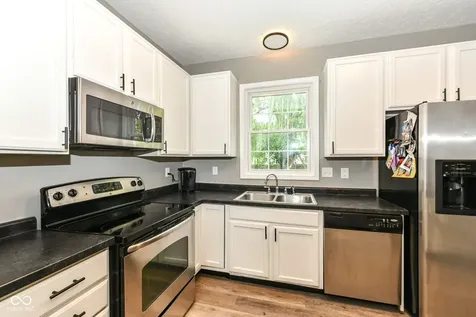 10043 Sanger Drive Fishers IN 46038