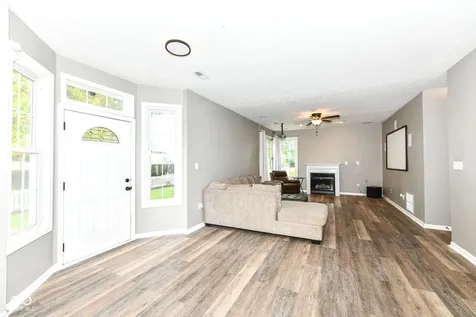10043 Sanger Drive Fishers IN 46038