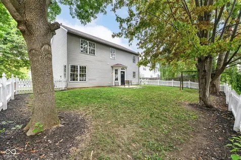 10043 Sanger Drive Fishers IN 46038