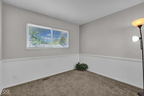 3006 Hawcreek Boulevard Columbus IN 47203