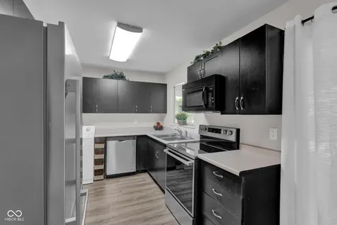 3006 Hawcreek Boulevard Columbus IN 47203