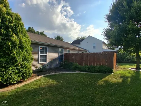 6660 W Denton Drive Mccordsville IN 46055