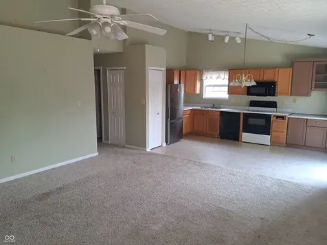 6660 W Denton Drive Mccordsville IN 46055