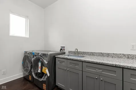 1121 Villa Indianapolis IN 46203
