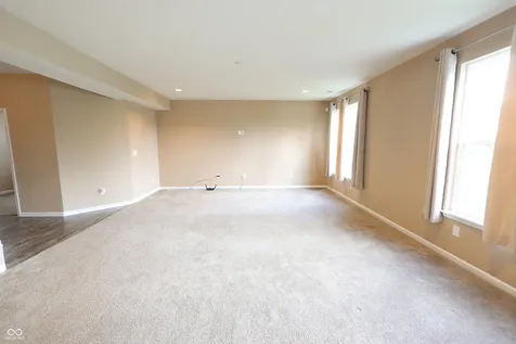 8826 Hemingway Drive Indianapolis IN 46239