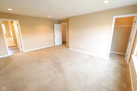 8826 Hemingway Drive Indianapolis IN 46239