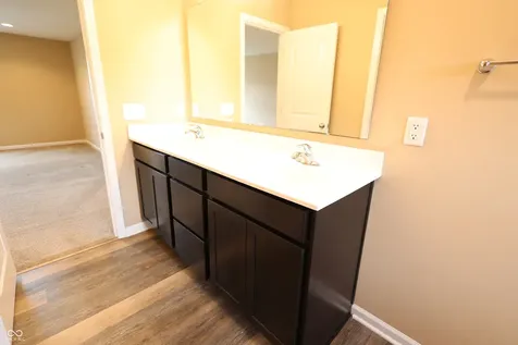 8826 Hemingway Drive Indianapolis IN 46239