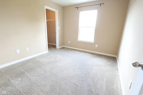 8826 Hemingway Drive Indianapolis IN 46239