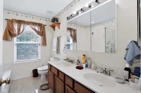 281 Wakefield Drive E Greenwood IN 46142