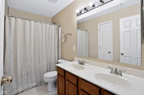 281 Wakefield Drive E Greenwood IN 46142