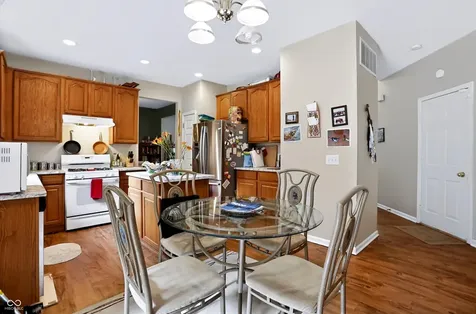281 Wakefield Drive E Greenwood IN 46142