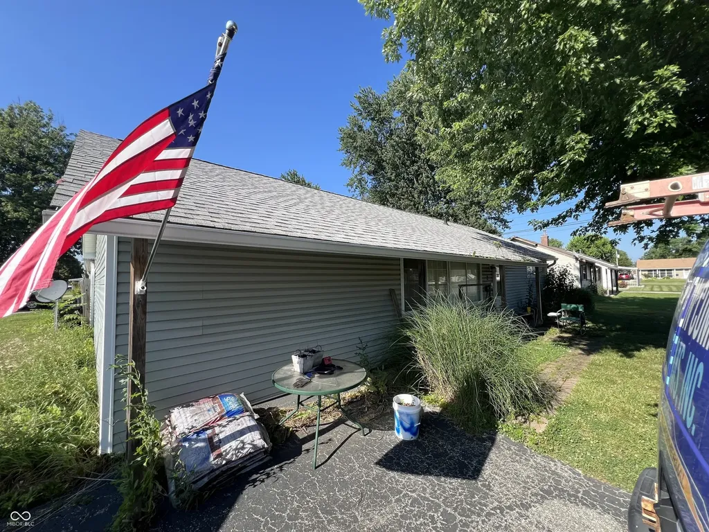 2 Bentwood Street Greenwood IN 46143