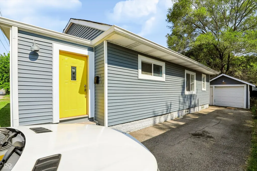 3907 E 16th Street Indianapolis IN 46201